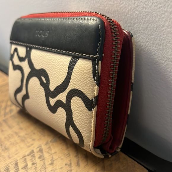 TOUS Organizer Zippy Wallet | Leather - Picture 3 of 11